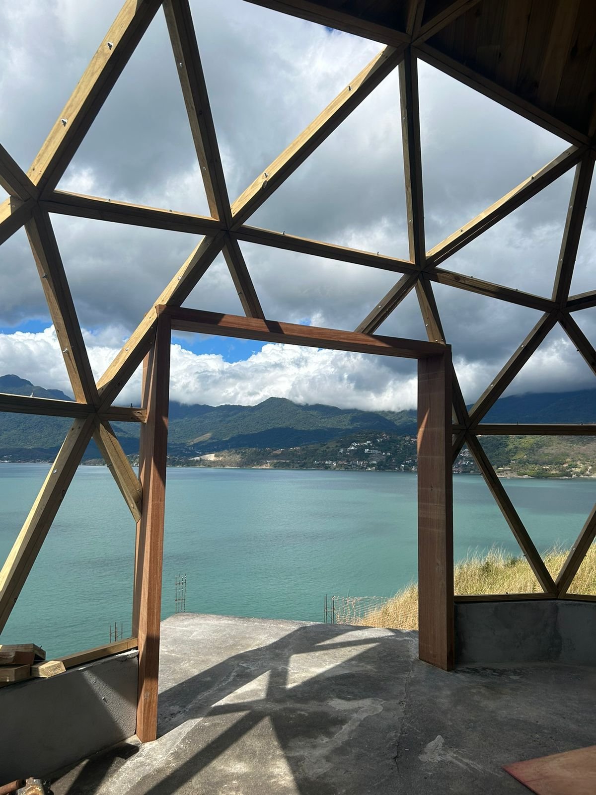 Interior de Domo Geodésico